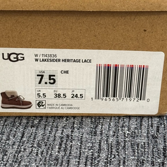 UGG Women’s Lakesider Heritage Lace Waterproof Booties. - Picture 16 of 16